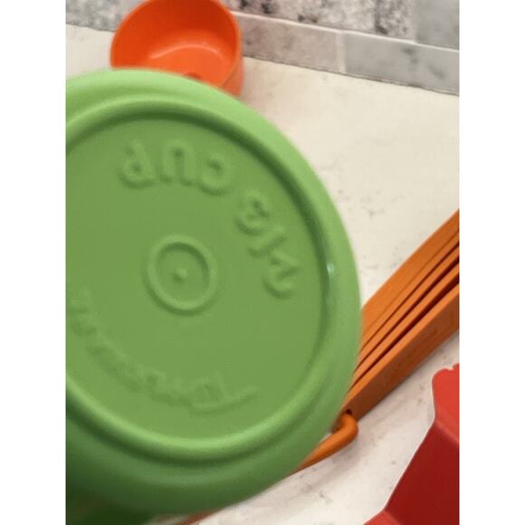 VTG Tupperware Nesting Cups, Caddy, Grapefruit Knives, Cake Server, Corn Butter - Picture 12 of 14